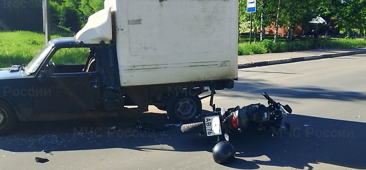 В Ярославской области в ДТП пострадали трое мотоциклистов