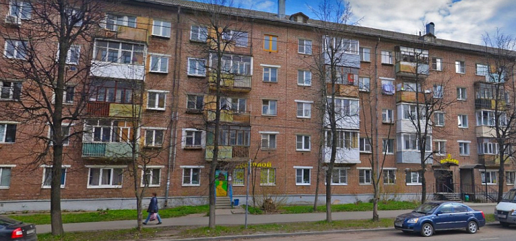 В Ярославле у дома нашли тело выпавшего из окна мужчины