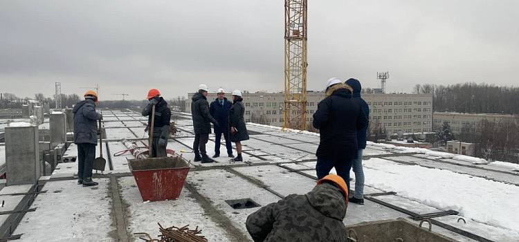 На стройке корпуса детской больницы в Ярославле побывала прокуратура