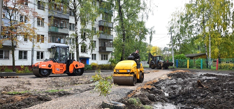 В Дзержинском районе Ярославля завершается благоустройство дворов_222155