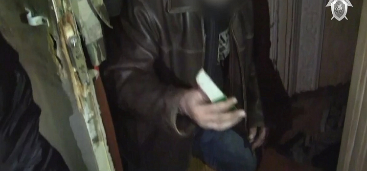 В Ленинском районе Ярославля мужчина напал с ножом на своих товарищей