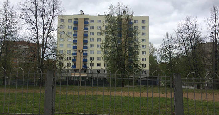 Власти Ярославля должны забрать в собственность города 12 апартаментов. Александр Асриянц утверждает, что процесс начался, но его слова опровергли судебные приставы_156904