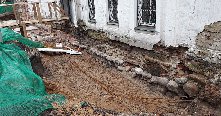У стен Кирилло-Афанасиевского монастыря в Ярославле восстановят булыжную мостовую_130717