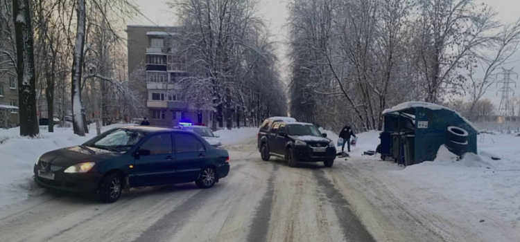 В Ярославле сбили пенсионерку и молодого человека