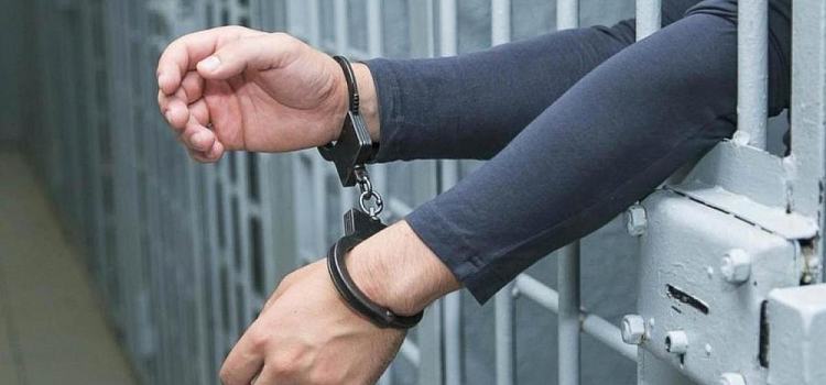 Строительным уровнем по голове: ярославца, насмерть забившего приятеля, осудили на семь лет
