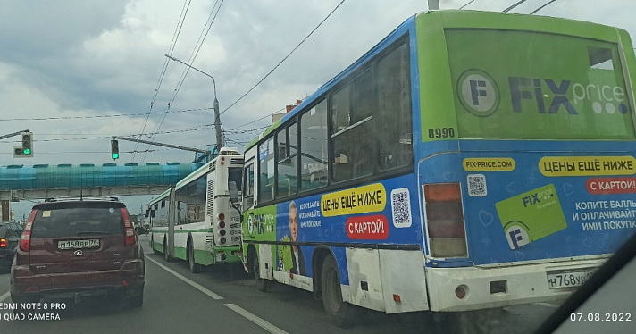 В Ярославле при столкновении автобусов пострадали пассажиры_217373