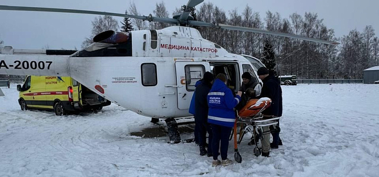 «Получил минно-взрывное ранение шеи»: санавиация доставила из Ярославля в Москву бойца СВО