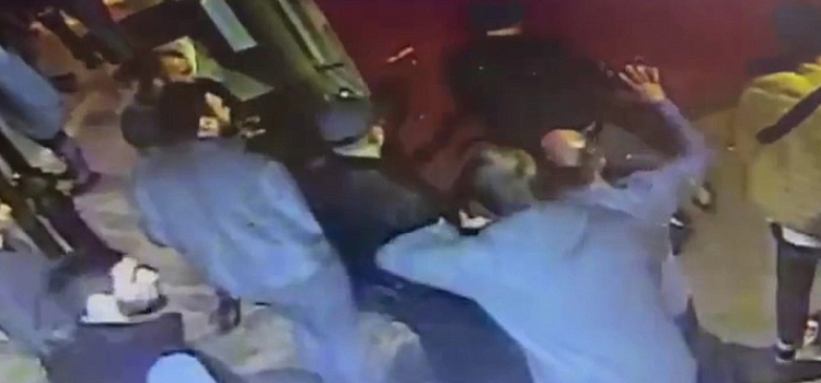 В Ярославле задержали мужчину, развязавшего драку возле бара