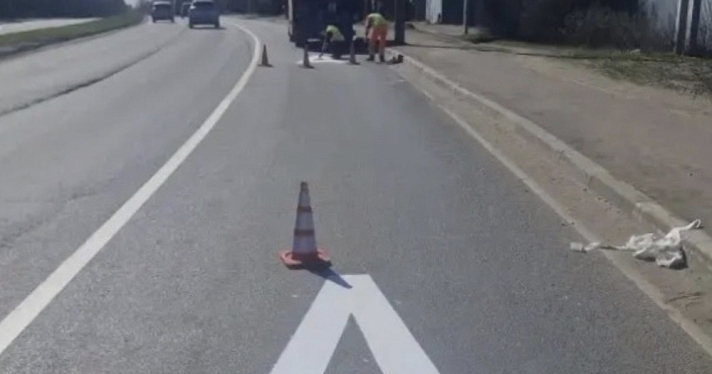 На проспекте Авиаторов появилась выделенная полоса для автобусов