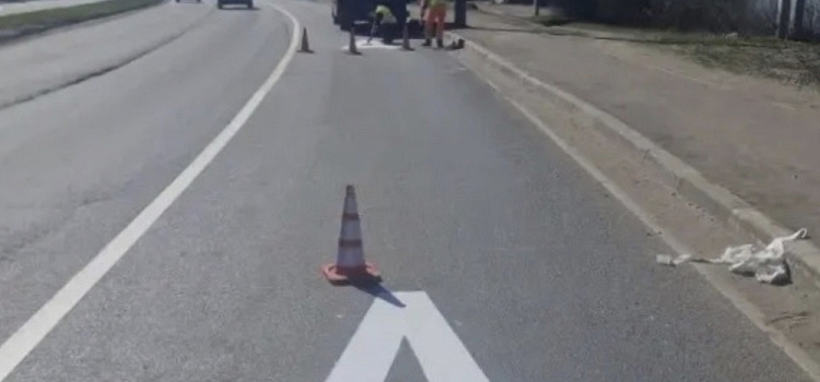 На проспекте Авиаторов появилась выделенная полоса для автобусов