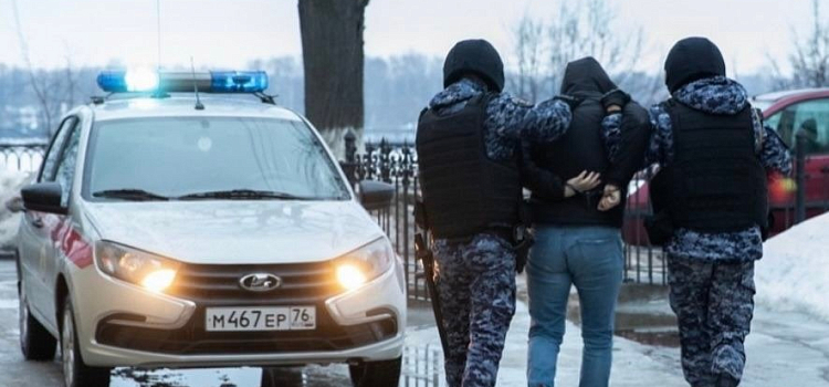 Сотрудники Росгвардии задержали в Ярославле граждан, находящихся в федеральном розыске