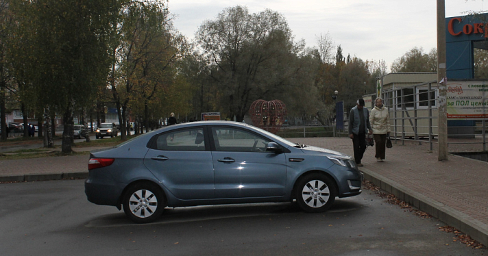 В Ярославской области пассажир украл у таксиста мобильник