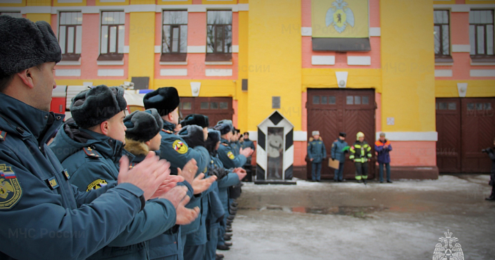 «Смыли копоть»: в Ярославле проводили на пенсию легенду пожарной охраны_260570