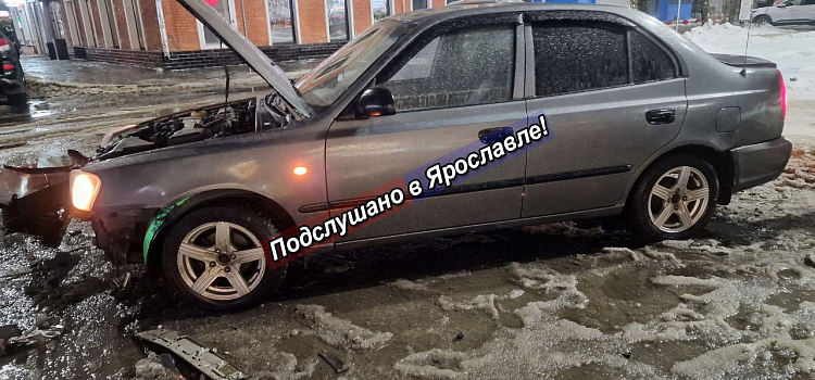 В Ярославле устанавливают личность водителя, протаранившего автомобили на улице Свободы_289532