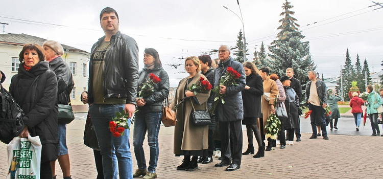 «Я их не дождался...» В Ярославле простились с актером Сергеем Пускепалисом