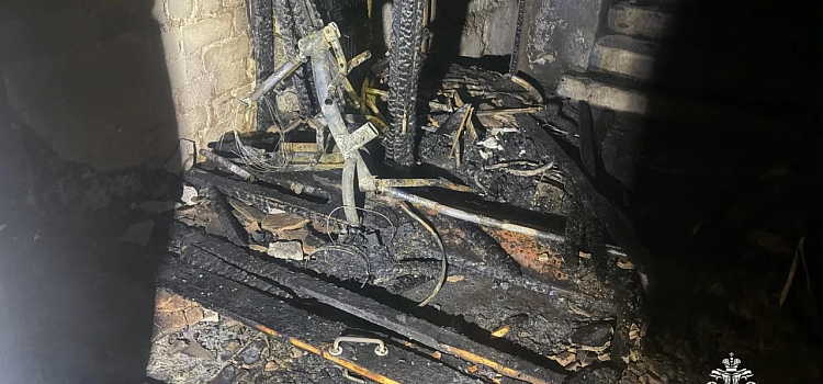 В Ярославской области сожгли подъезд_317922