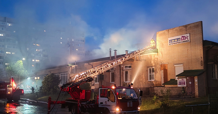 «В квартирах стоял невыносимый запах гари»: пожар в «Лотосе» потушили только глубокой ночью_216447