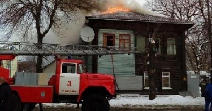Полиция возбудила уголовное дело в отношении поджигателя дома на улице Стачек. Он хотел напугать родственницу