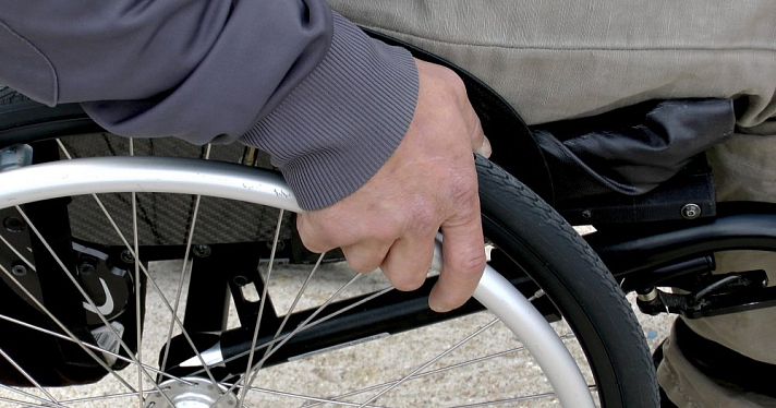 Двое жителей Рыбинска похитили инвалидную коляску для своей родственницы
