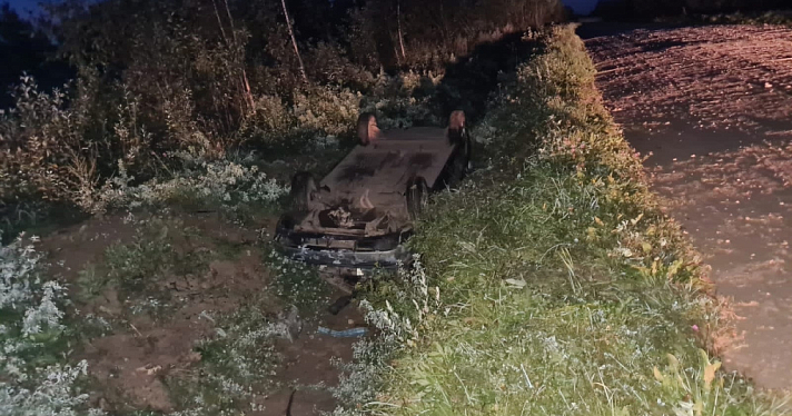 В Ярославской области в ДТП с перевернувшимся автомобилем пострадал подросток