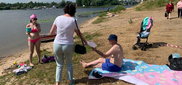 На городском пляже оштрафовали ярославца, купавшегося в запрещенном месте