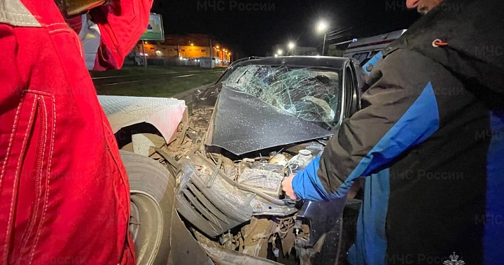 В Ярославле в ДТП с грузовиком пострадал пассажир легковушки