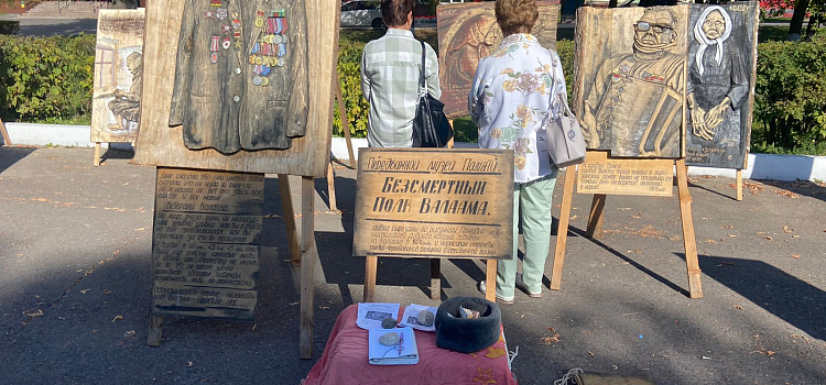 В Пречистом показали резные портреты инвалидов войны из «Бессмертного полка Валаама»_303736