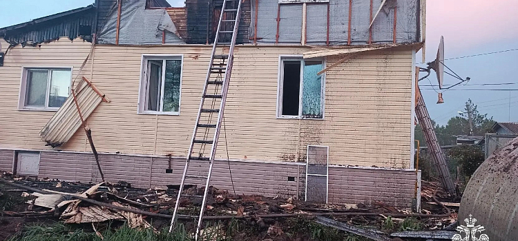 В Ярославской области из-за удара молнии в жилой дом пострадал мужчина_317396
