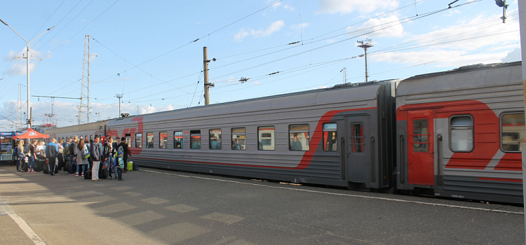 В Ярославской области из-за неисправности локомотива остановился пассажирский поезд