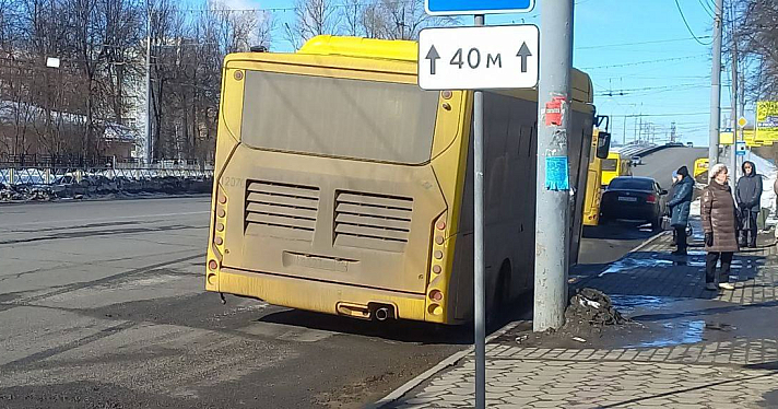 «Япоросёнок»: минтранс прокомментировал жалобы ярославцев на грязные автобусы_266830