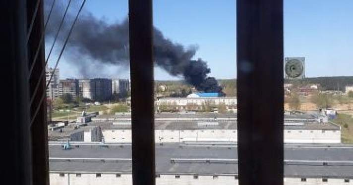 Очевидцы сообщили о пожаре в Заволжском районе