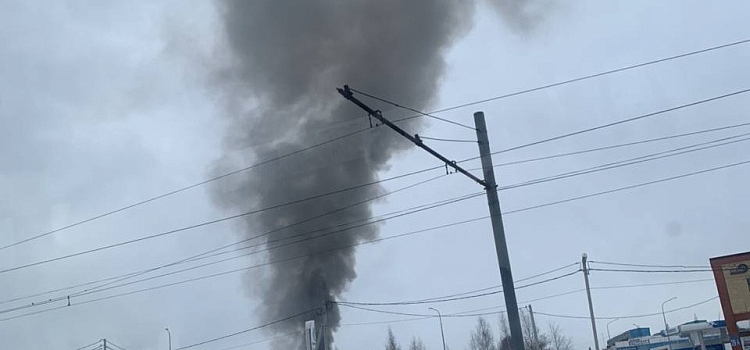 В Ярославле загорелось здание АТП