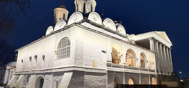 В Ярославле засияли ключевые памятники Спасо-Преображенского монастыря_308134