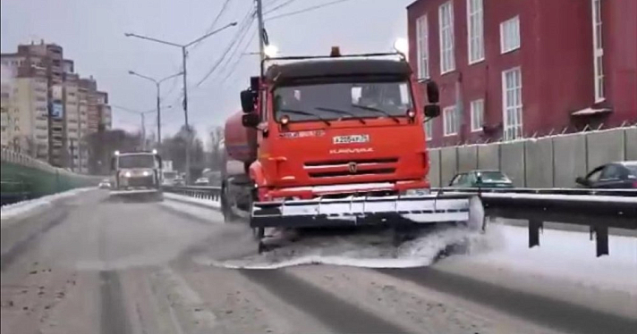 Видео дня. Мэр Ярославля показал, как убирают дороги после снегопада