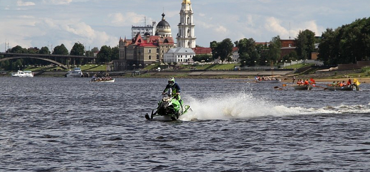 Авиашоу от чемпионки мира и снегоходы по воде: как отметят День города в Рыбинске