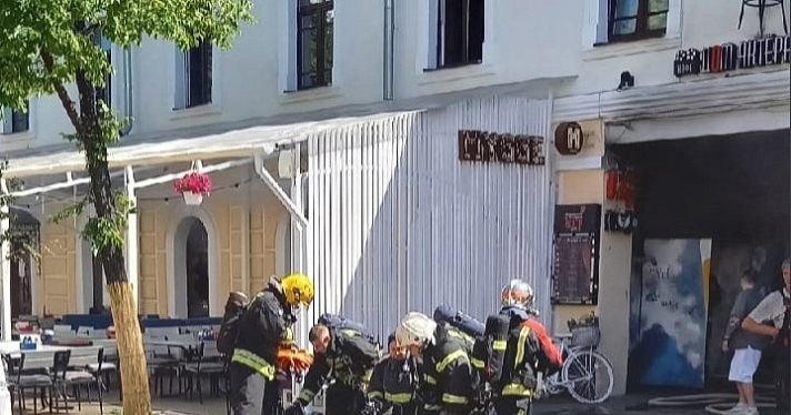В центре Ярославля горит кафе «Дом актера»