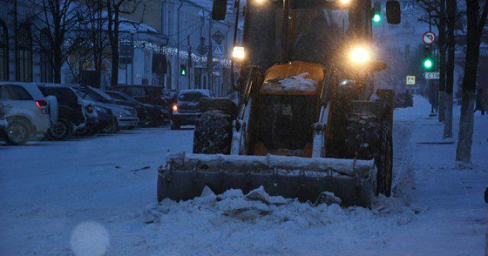110 машин убирали снег с дорог и улиц Ярославля