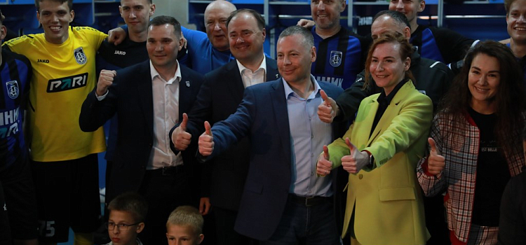 Михаил Евраев встретился с игроками ярославского «Шинника»_241467