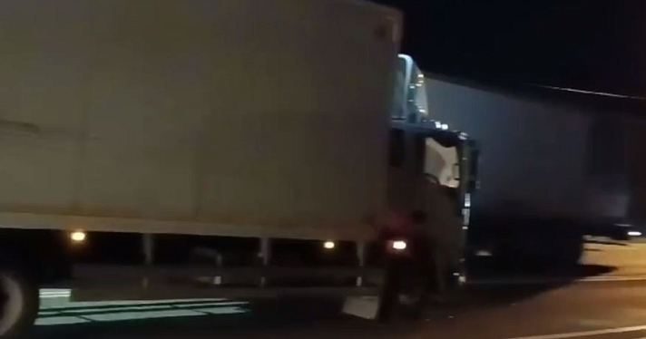 На трассе в Ростовском районе насмерть сбили пешехода