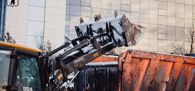 Ярославцев просят срочно убрать машины с улицы Республиканской