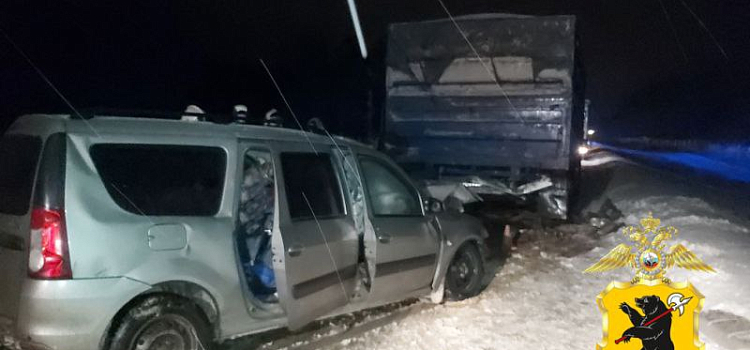 В Ярославской области в аварии с КамАЗом погиб водитель легковушки