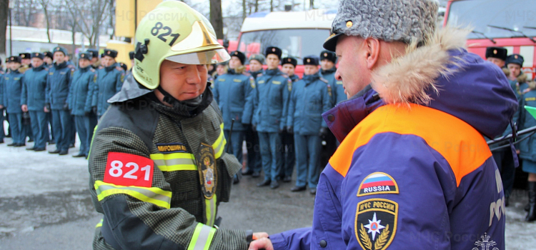 «Смыли копоть»: в Ярославле проводили на пенсию легенду пожарной охраны_260572