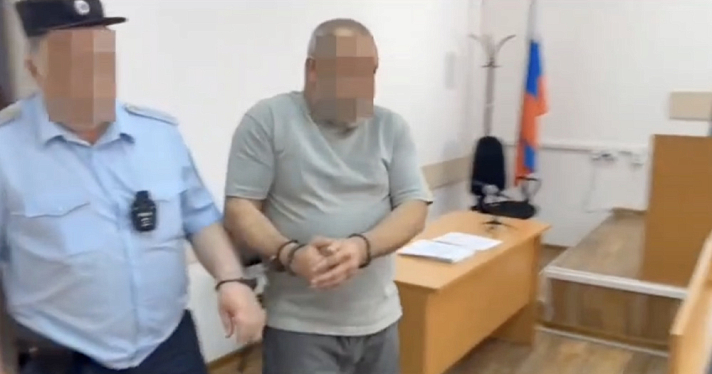 В Ярославской области мужчина, удерживавший участника СВО в неволе, заключён под стражу