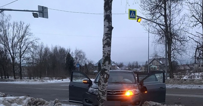 В Ярославской области пенсионер получил тяжёлые травмы после наезда легковушки