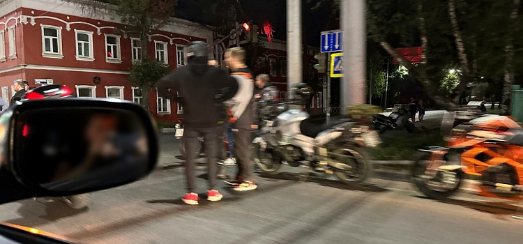 В Ярославле на Московском проспекте легковушка сбила мотоциклиста_249101