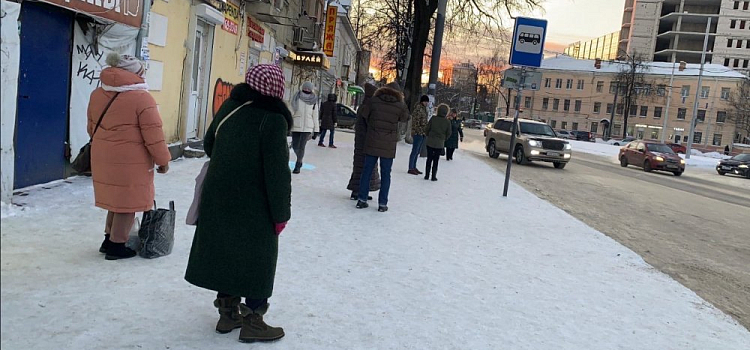 «Автобуса не было час»: ярославцы жалуются на работу транспорта в мороз