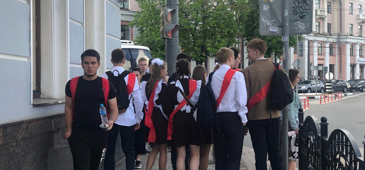В Роспотребнадзоре рассказали, в каком году школьникам ждать отмены ЕГЭ 