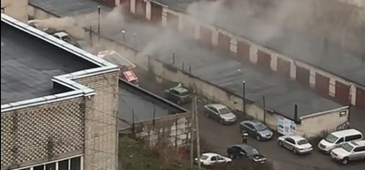 В Ярославле случился пожар в гаражном кооперативе