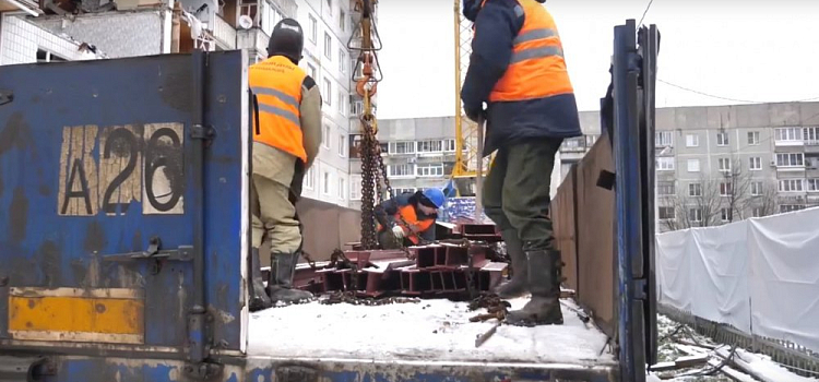 В доме на Батова идут противоаварийные работы. Фоторепортаж
