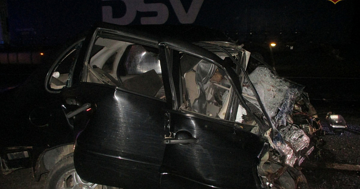 В Ярославской области в лобовом столкновении с грузовиком погиб молодой водитель_240717